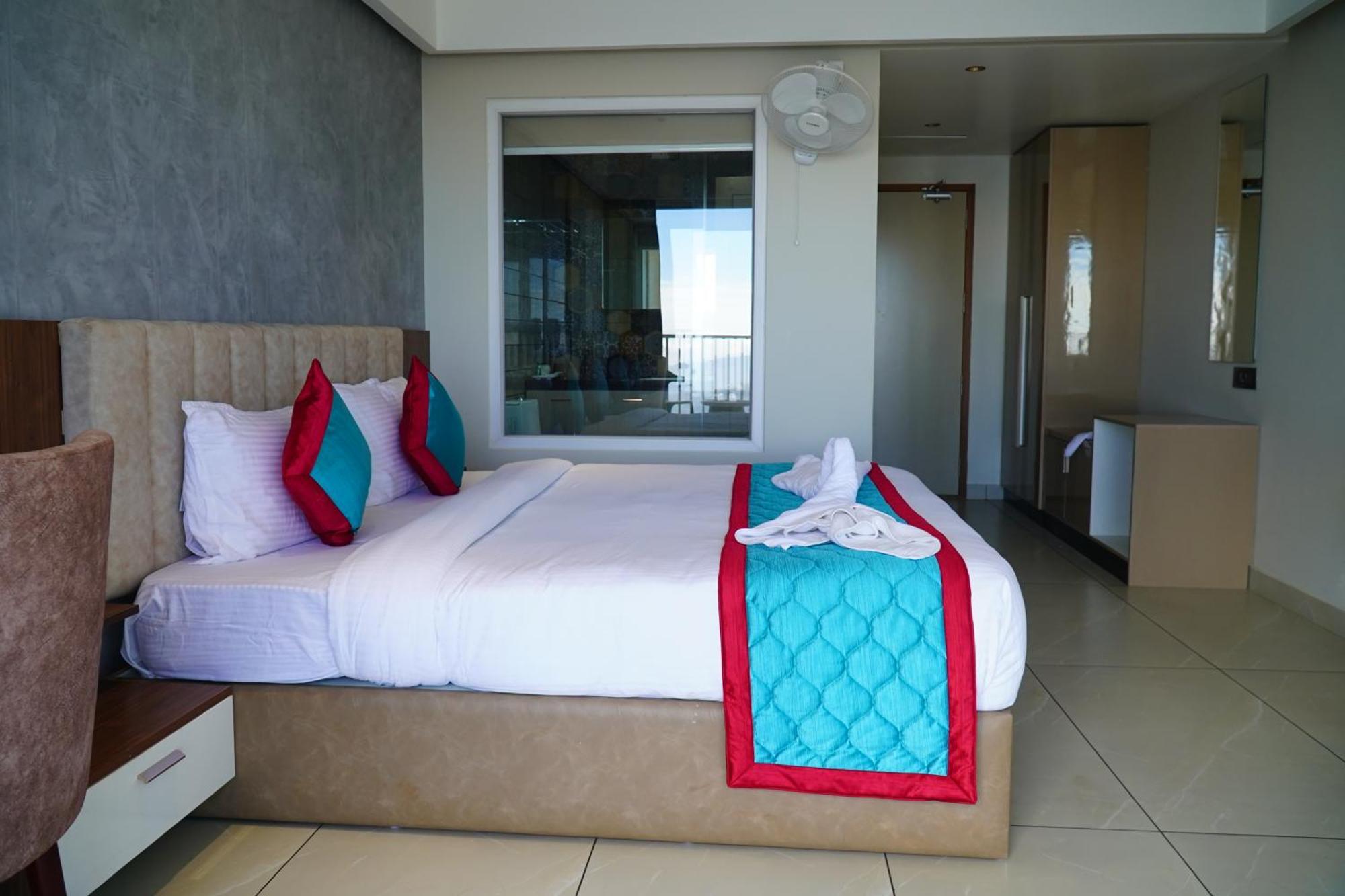 The Clouds End Hotel Devikolam Luaran gambar
