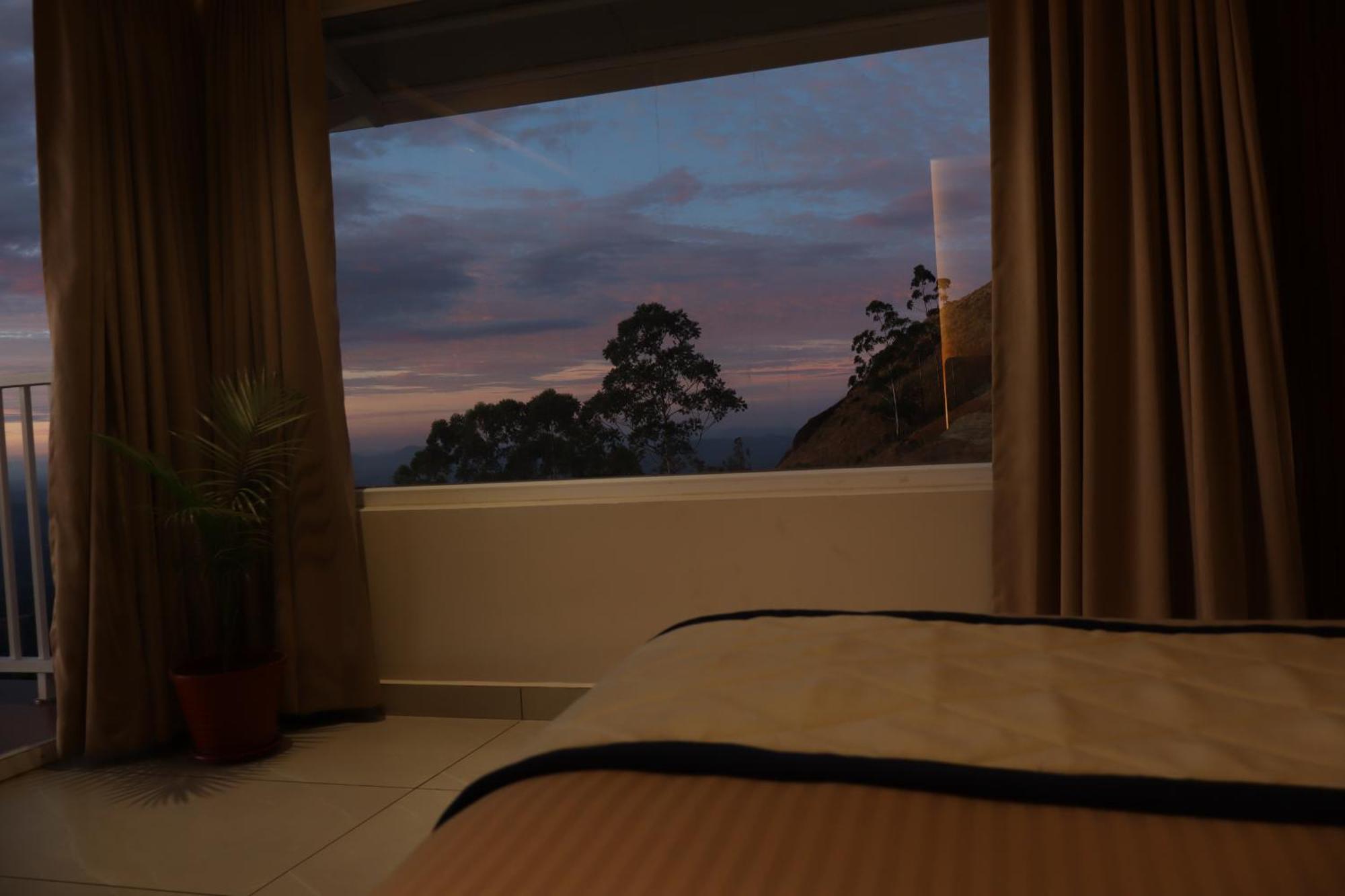 The Clouds End Hotel Devikolam Luaran gambar