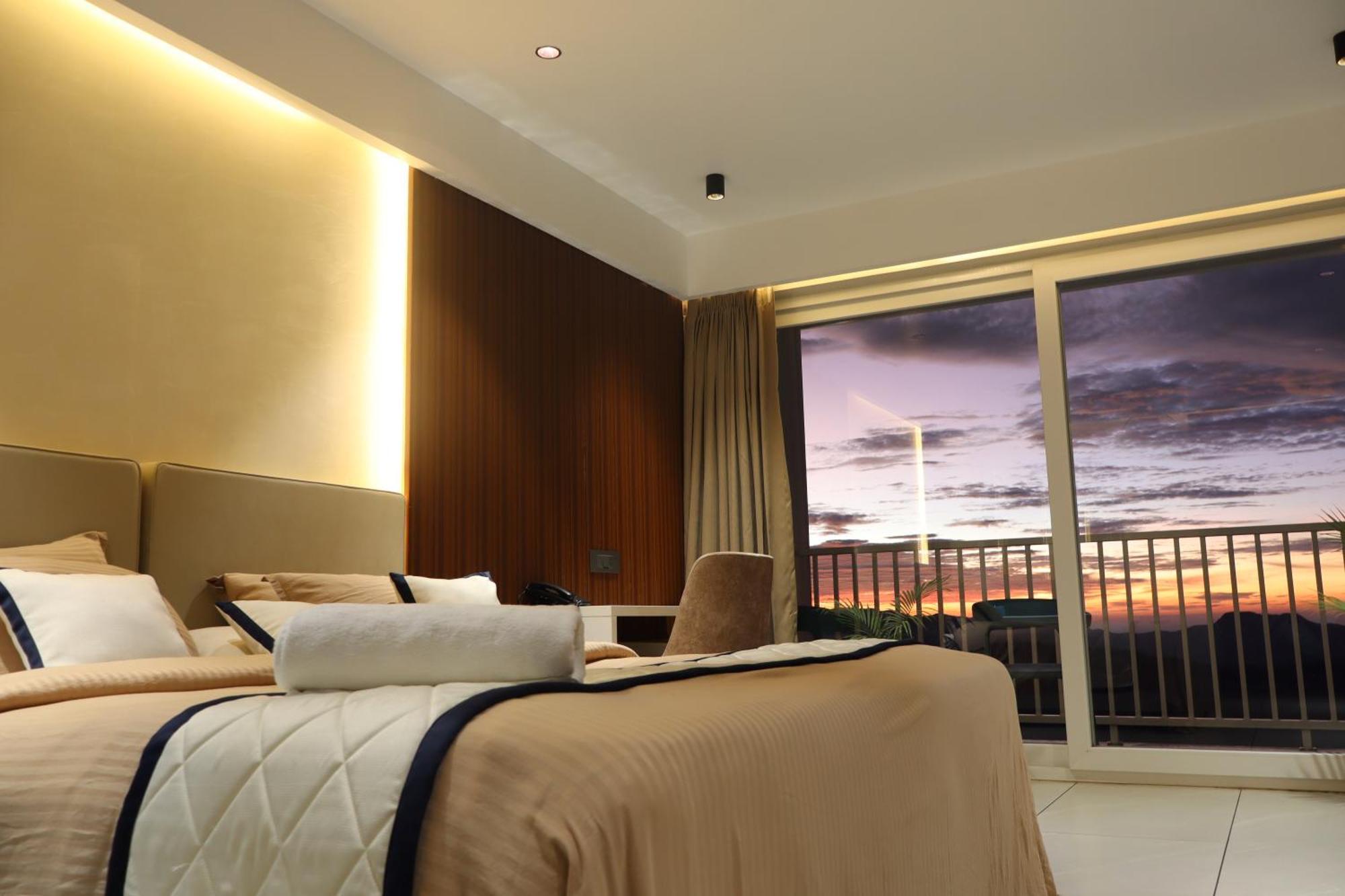 The Clouds End Hotel Devikolam Luaran gambar